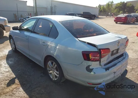 2018 Volkswagen Jetta 1.4T S z USA, uszkodzony, nr VIN 3VW2B7AJ3JM262299